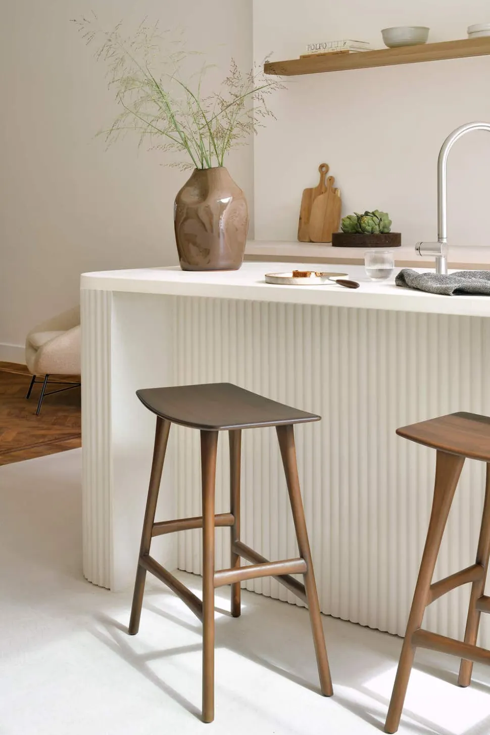 Osso Barpall Låg | Brunlackad Teak