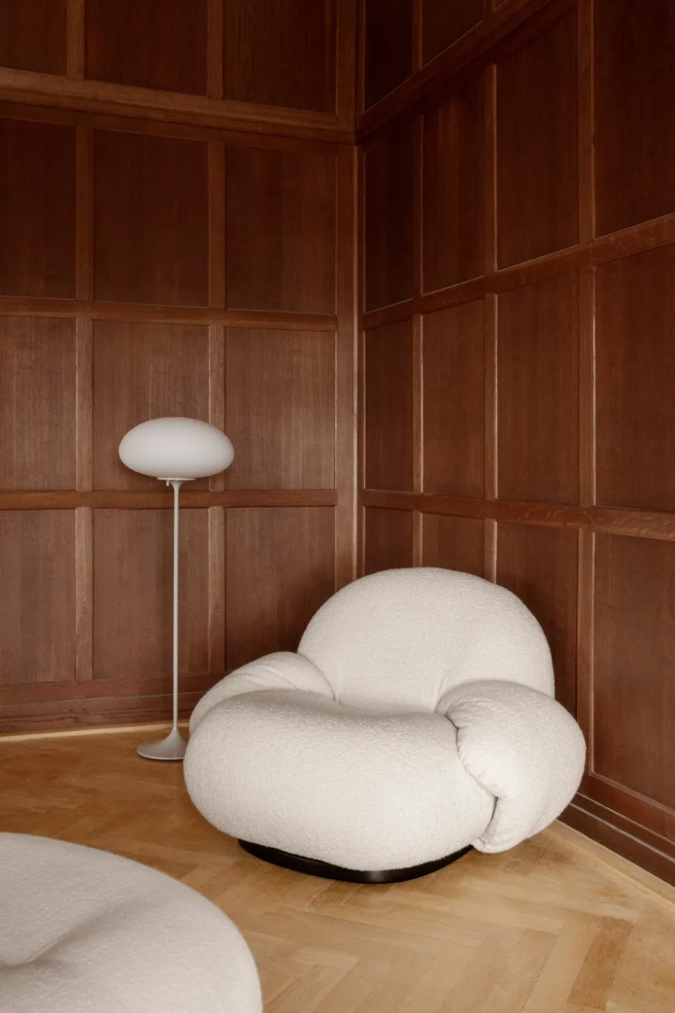 Pacha Lounge Chair med armstöd