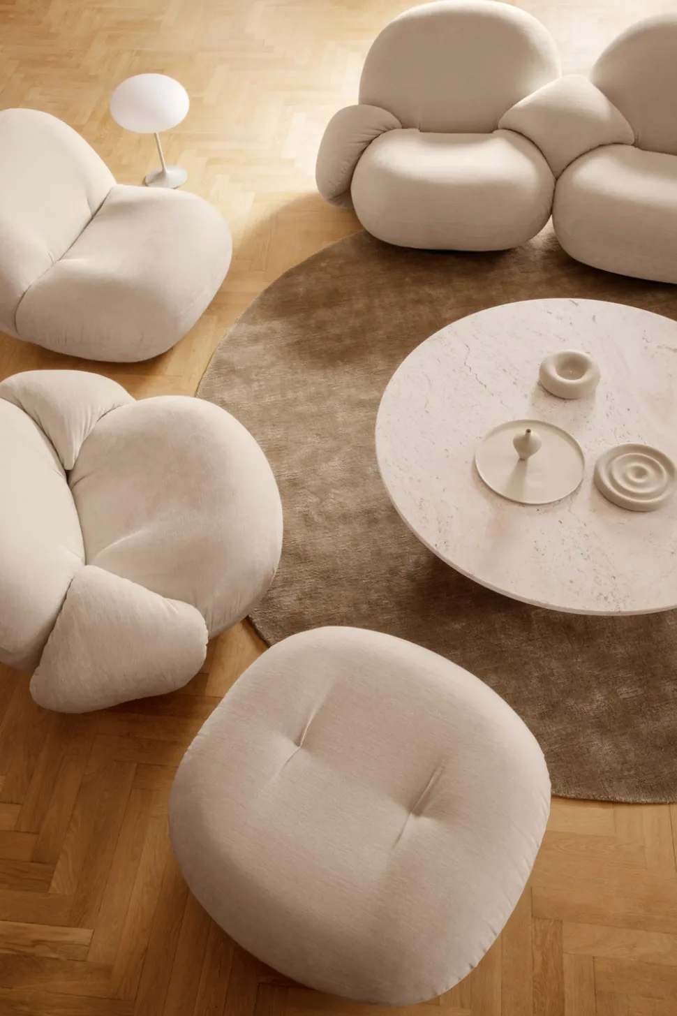 Pacha Lounge Chair med armstöd