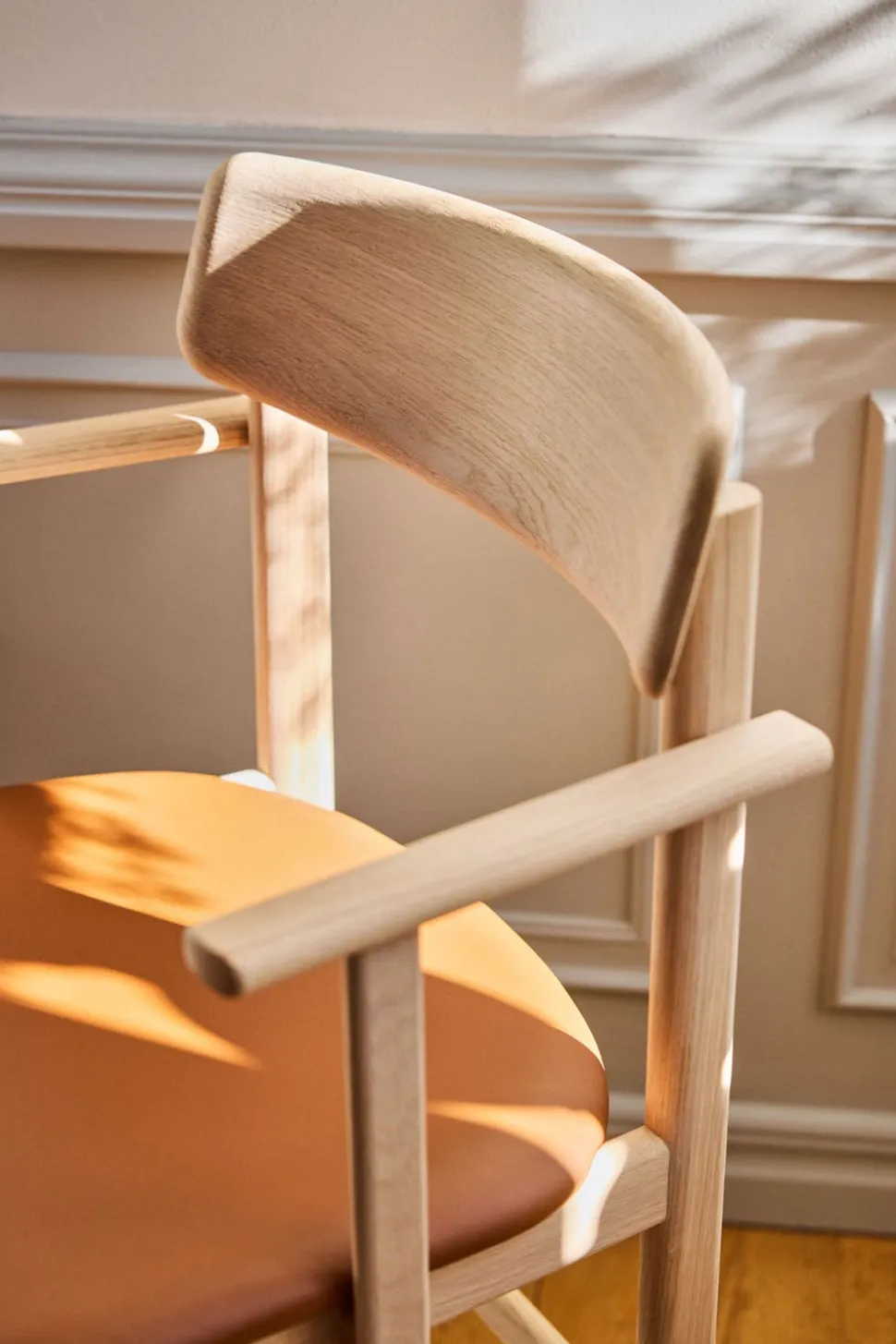Pal Karmstol | Ljus Mattlackad Björk, Elmosoft 22030