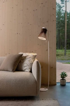 Petite 4610 golvlampa Valnöt