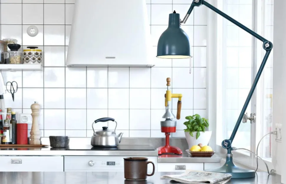 PJ60 Bordslampa Oxblod