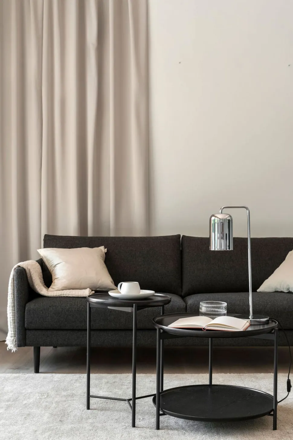 Plateau Soffbord Ø40 | Svartbetsad Ask
