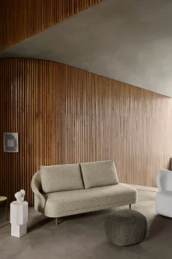 Quartz Podium | Chalk
