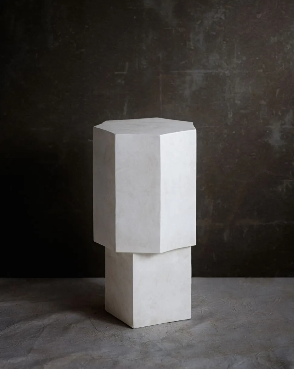 Quartz Podium | Chalk