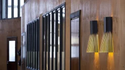 Secto small 4231 vägglampa Valnöt