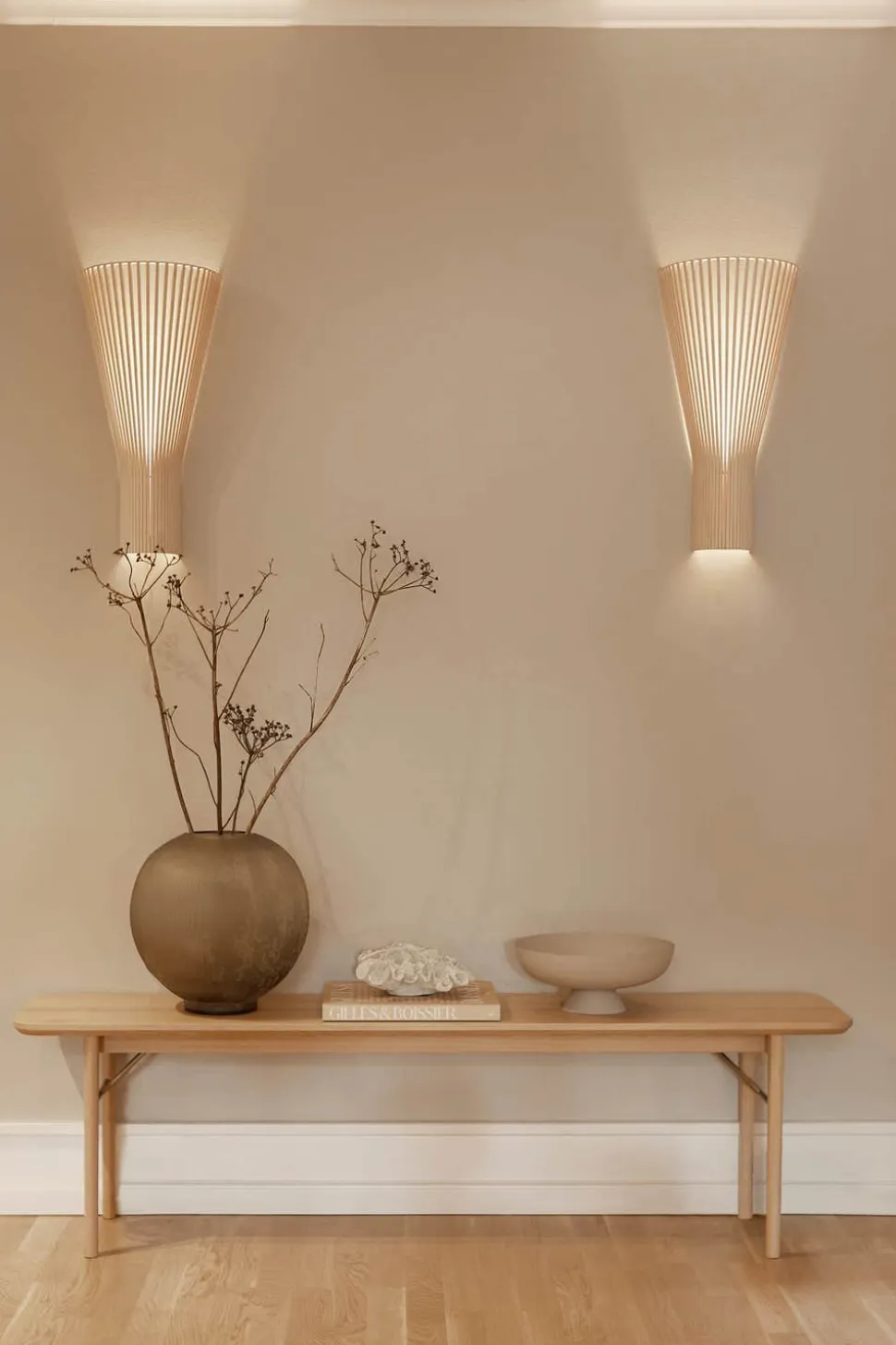 Secto 4230 vägglampa Naturbjörk