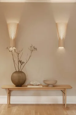 Secto 4230 vägglampa Valnöt