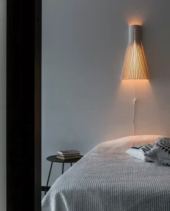 Secto 4230 vägglampa Valnöt