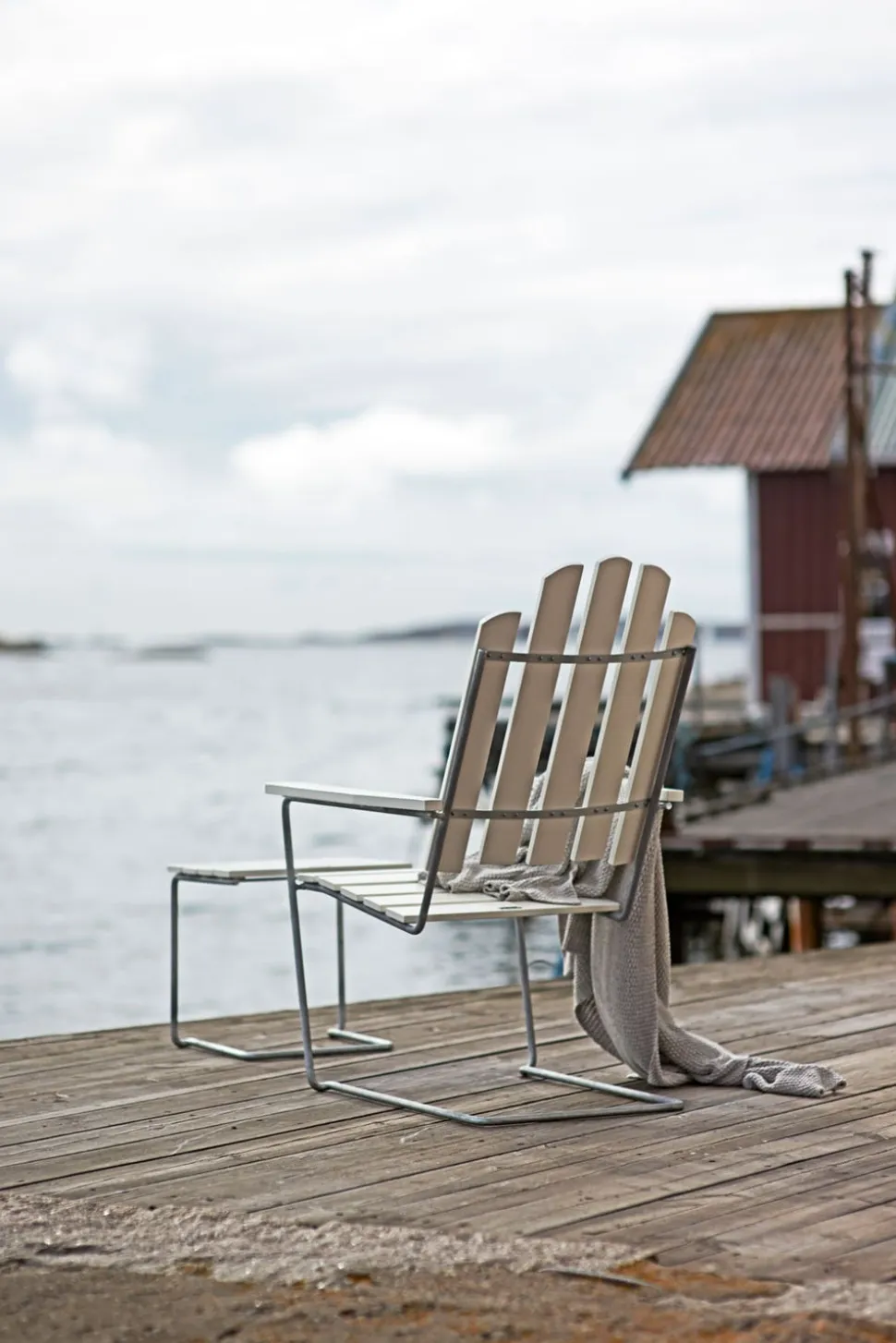 Solstol A3 | Oljad Ek, Svart
