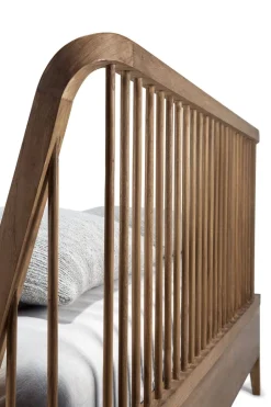 Spindle Sängram | Teak | 180x200 cm