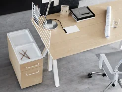String Works Skrivbord | Höj- & Sänkbart, Vit Laminat 120x78