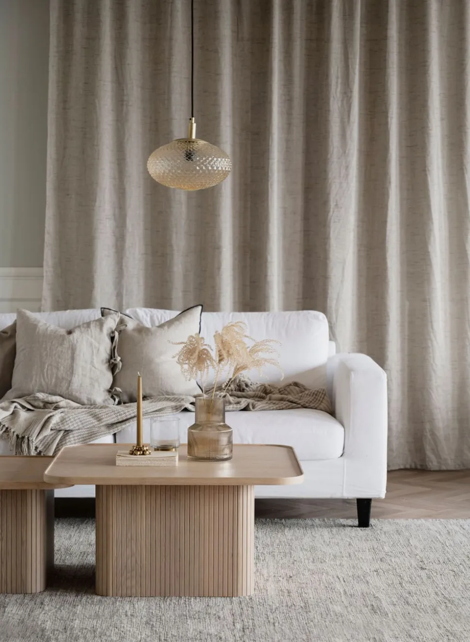 Sullivan Soffbord | 60x60 Vitpigm. Ek