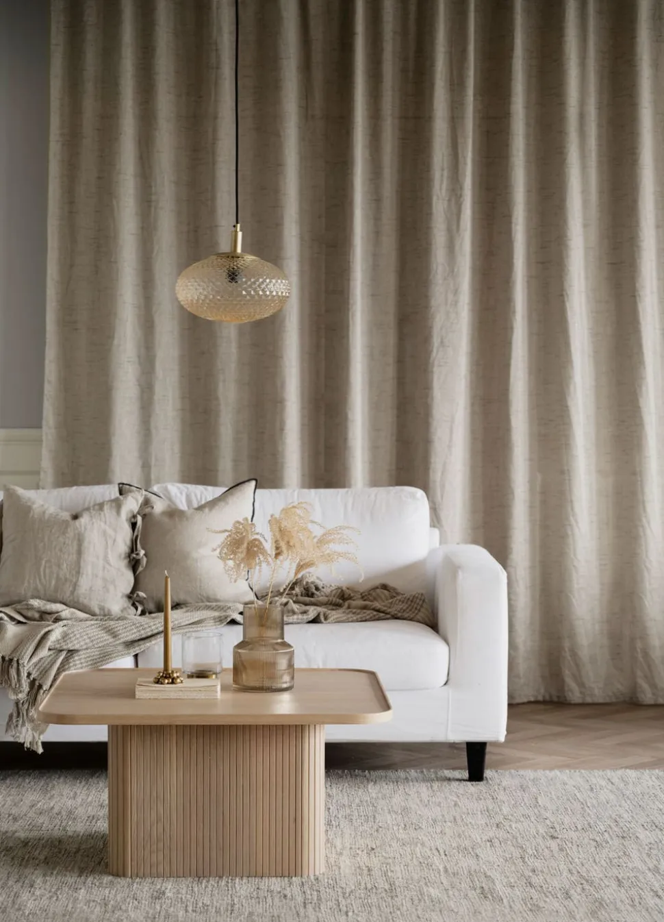 Sullivan Soffbord | 60x60 Vitpigm. Ek