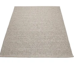 Svea matta Mud Metallic 140x220