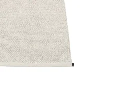 Svea matta Stone Metallic 140x220