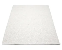 Svea matta White Metallic 140x220