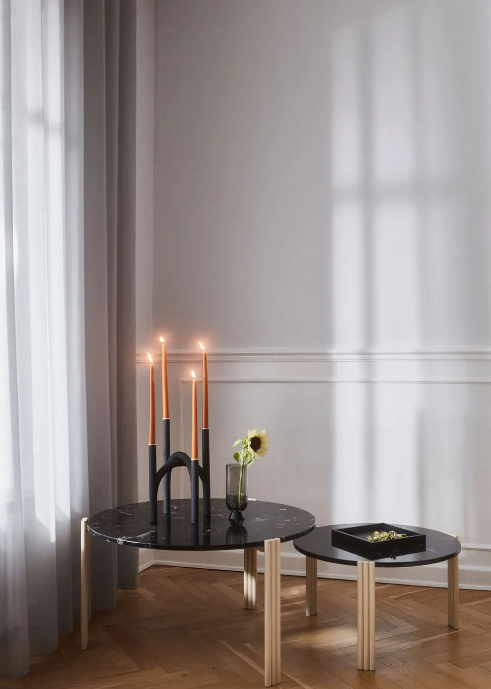Tribus Soffbord Ø80 | Sand/Marmor