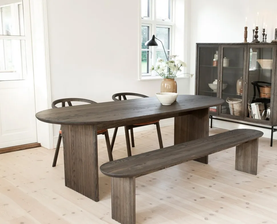 Velvet Matbord | Platta räfflade träben