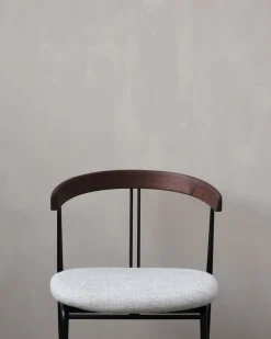 Violin Dining Chair  |  Klädd Sits / Valnöt
