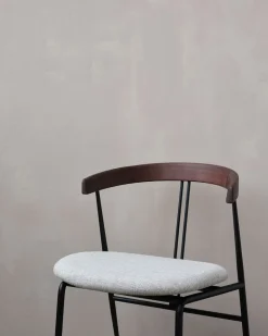 Violin Dining Chair  |  Klädd Sits / Valnöt