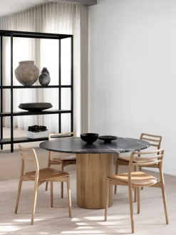 Vipp 481 Cabin Chair | Ljus Ek | Sand Läder