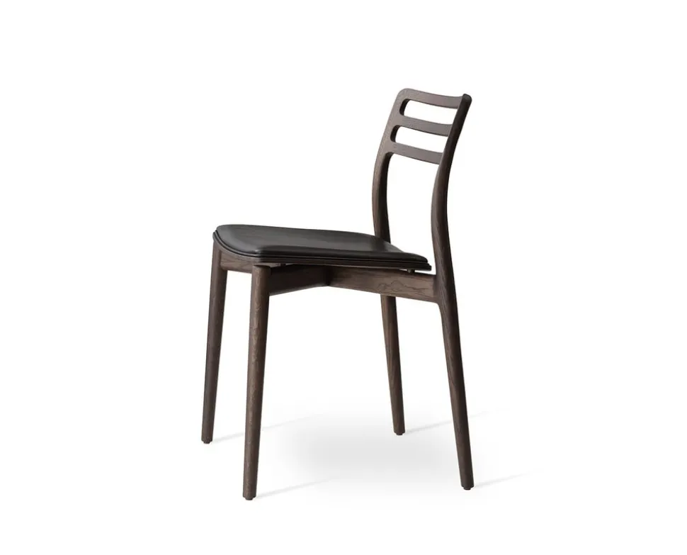 Vipp 481 Cabin Chair | Mörk Ek | Svart Läder
