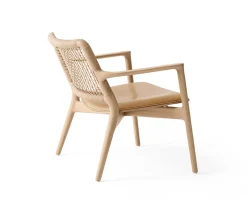 Vipp 488 Cabin Lounge Chair | Light Oak