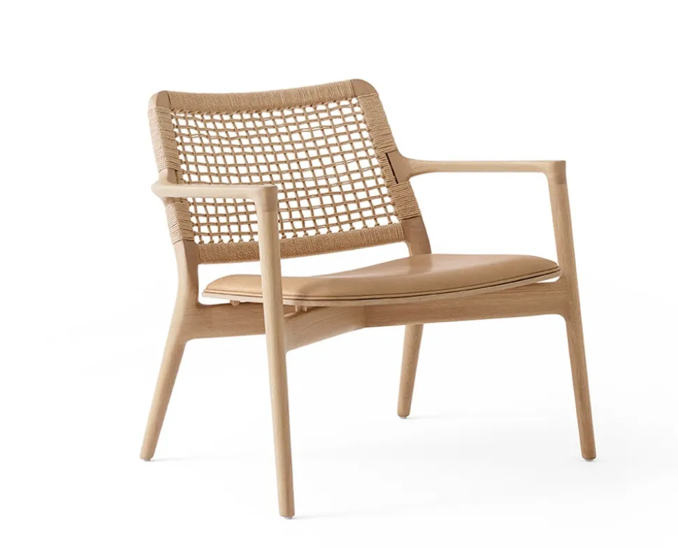 Vipp 488 Cabin Lounge Chair | Light Oak