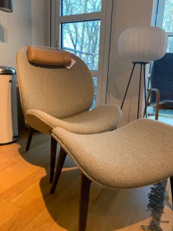 Vipp 466 Lodge Lounge Chair + Footstool | Soprano 03