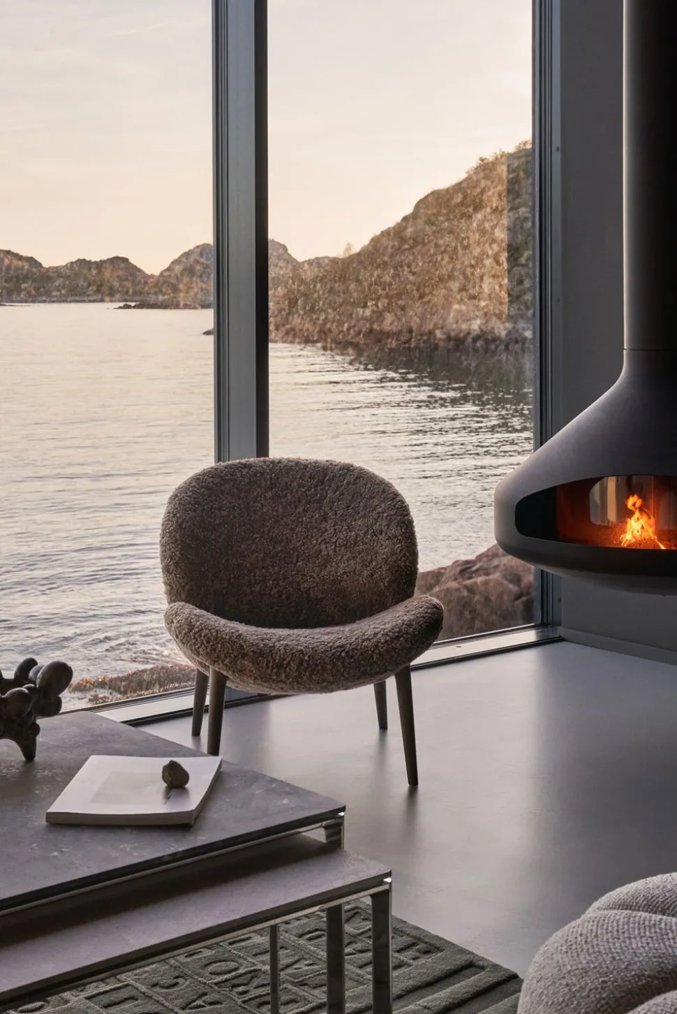 Vipp 469 Lodge Lounge Chair | Fårskinn Curly 07