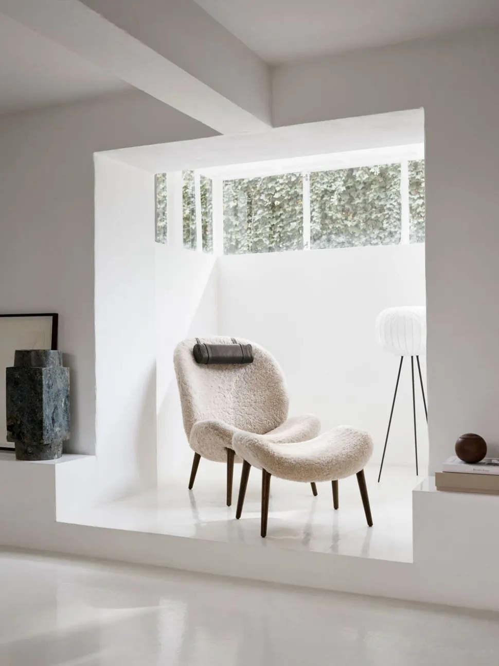 Vipp 466 Lodge Lounge Chair | Fårskinn Curly 09