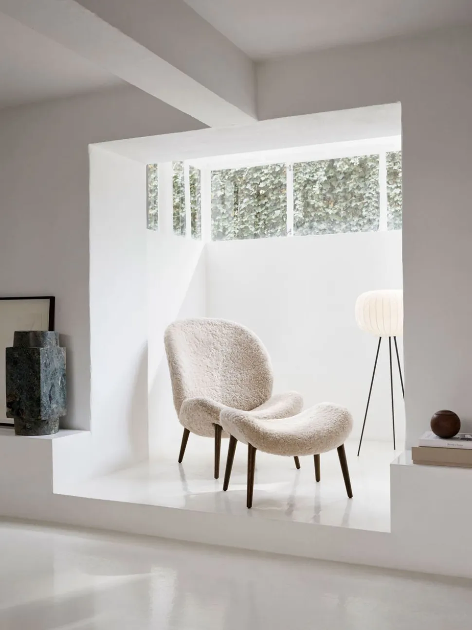 Vipp 466 Lodge Lounge Chair | Fårskinn Curly 09