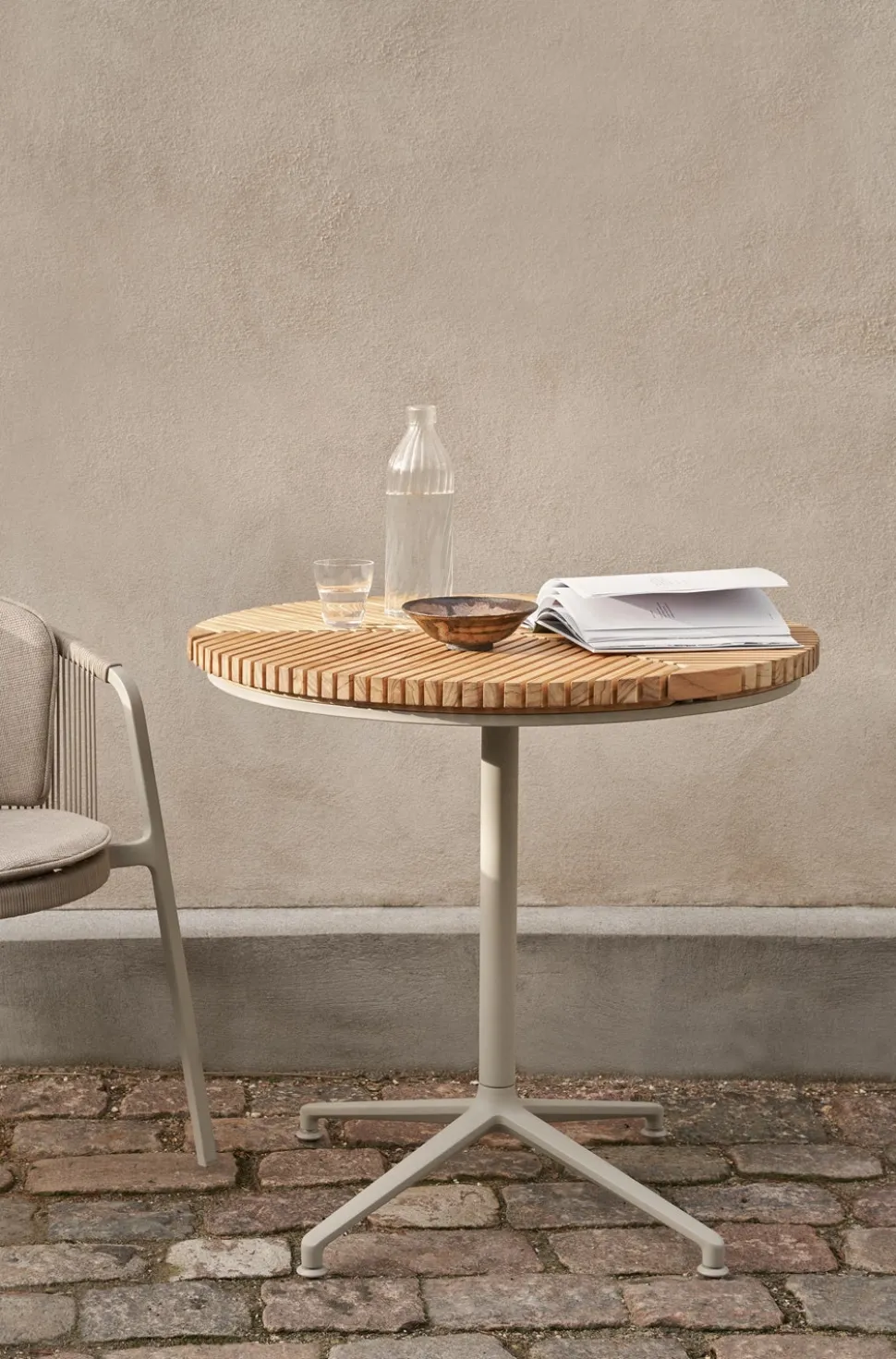 Vipp 717 Open-Air Cafébord | Teak