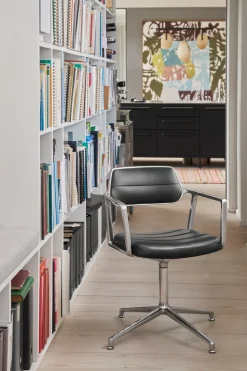 Vipp 453 Swivel Stol | Fötter | Svart Läder, Svart Ram