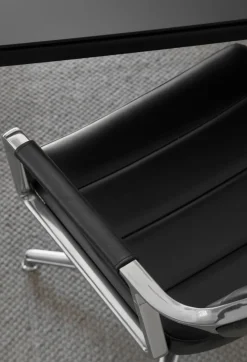 Vipp 453 Swivel Stol | Fötter | Svart Läder, Svart Ram