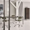 Vipp 453+ Swivel Stol | Hjul | Bosco Grönt Läder, Aluminium