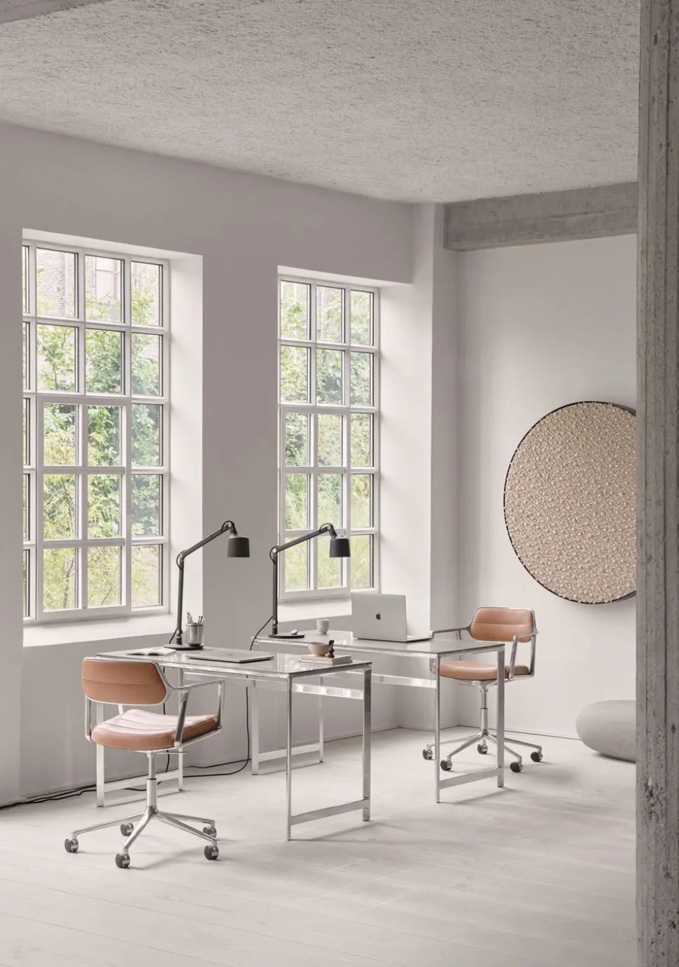 Vipp 453+ Swivel Stol | Hjul | Camel Läder, Polerat Aluminium