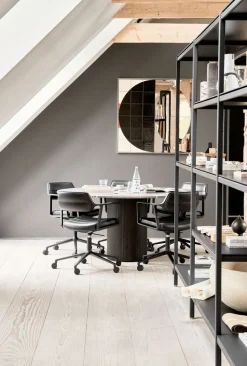 Vipp 453+ Swivel Stol | Hjul | Svart Läder, Polerat Aluminium