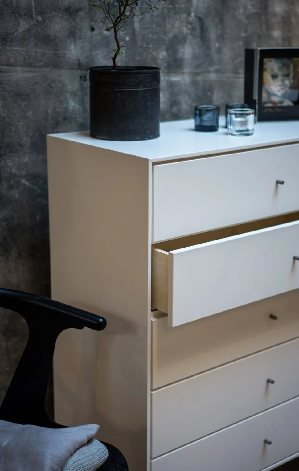 Volt Byrå 5 Lådor | Beige / Svart
