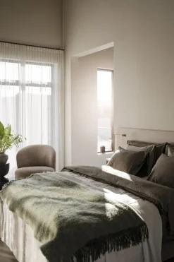 Whitmore Sänggavel 240 Vitpigmenterad Ek